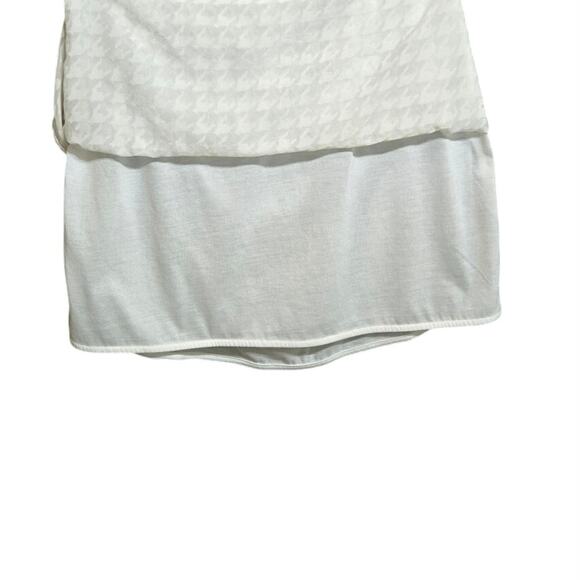 Women’s white Foxcroft sleeveless tunic. Size medium. - Picture 3 of 8